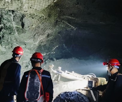 西溝鐵礦｜織密安全防護(hù)網(wǎng)，護(hù)航全年“零傷亡”